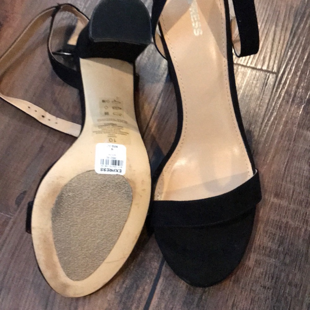 Express black heels - Picture 3 of 3